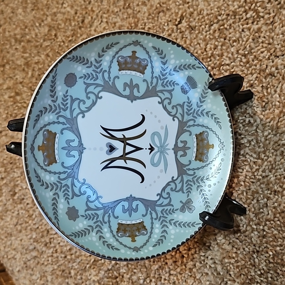 Megan Markle and Prince Harry wedding collector plate